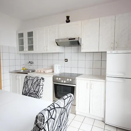 7904a Διαμέρισμα *